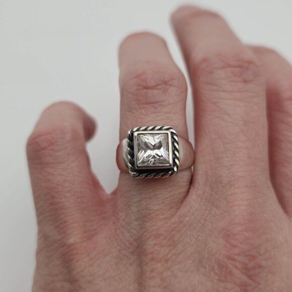 Size 7 Sterling Silver Beautiful Square Cubic Zirconia Ring A2192 - Picture 4 of 9